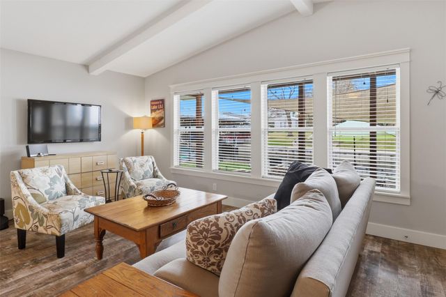 434 E Castleshoals DR, Marble Falls, TX 78654