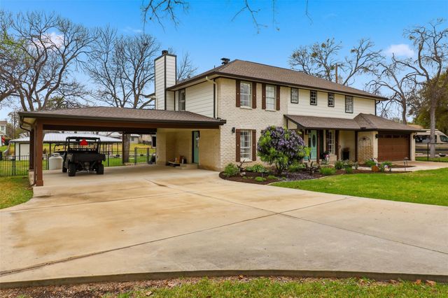 434 E Castleshoals DR, Marble Falls, TX 78654