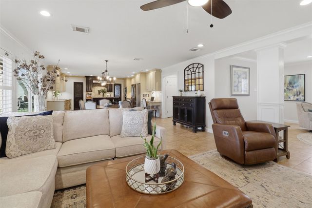 434 E Castleshoals DR, Marble Falls, TX 78654