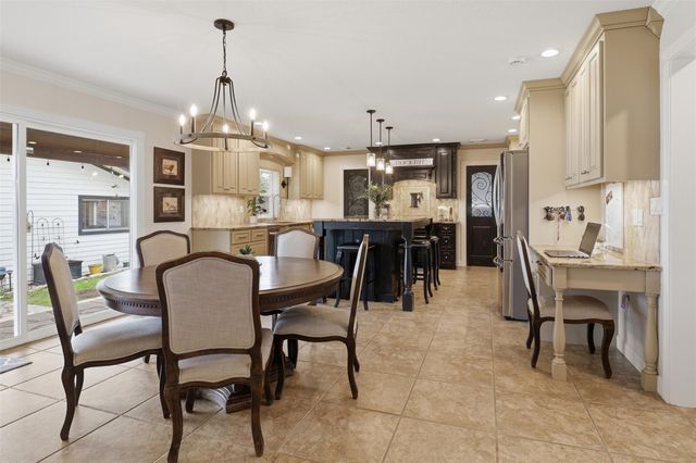 434 E Castleshoals DR, Marble Falls, TX 78654