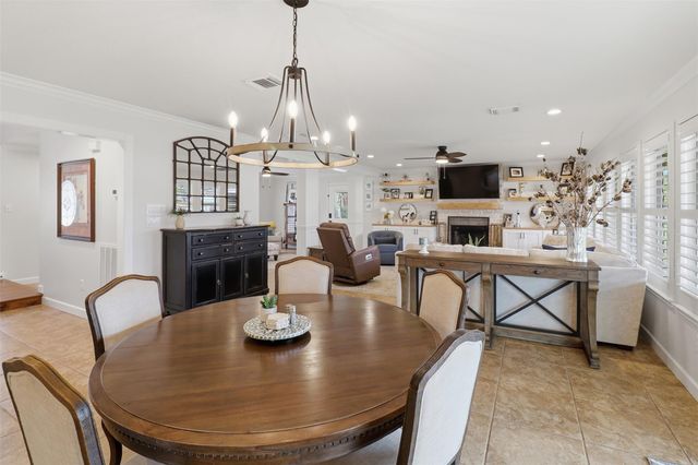 434 E Castleshoals DR, Marble Falls, TX 78654