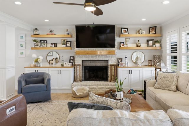 434 E Castleshoals DR, Marble Falls, TX 78654