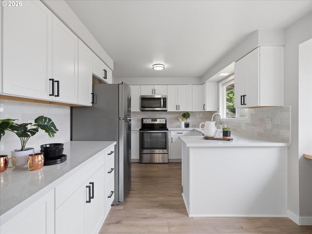 13416 EASTBORNE Dr, Oregon City, OR 97045
