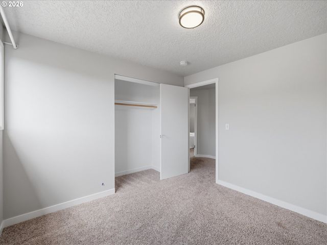 13416 EASTBORNE Dr, Oregon City, OR 97045