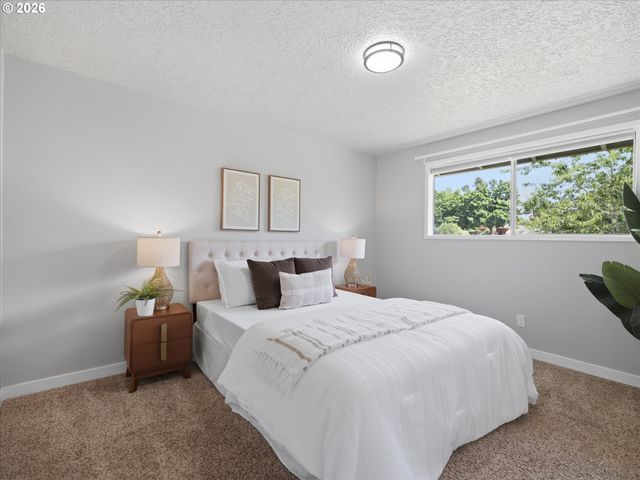 13416 EASTBORNE Dr, Oregon City, OR 97045