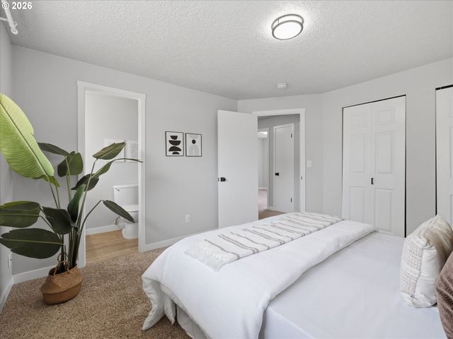 13416 EASTBORNE Dr, Oregon City, OR 97045