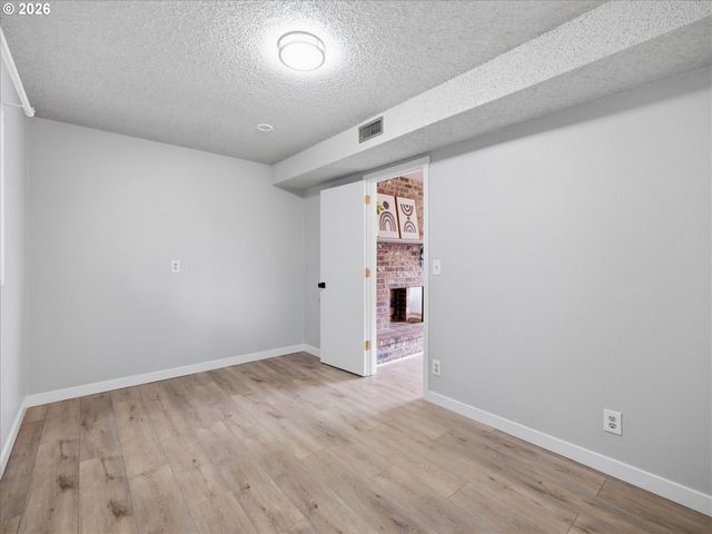 13416 EASTBORNE Dr, Oregon City, OR 97045