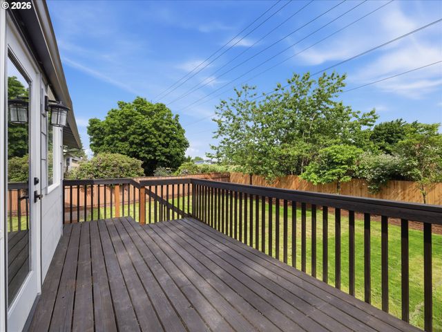 13416 EASTBORNE Dr, Oregon City, OR 97045
