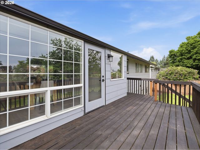 13416 EASTBORNE Dr, Oregon City, OR 97045