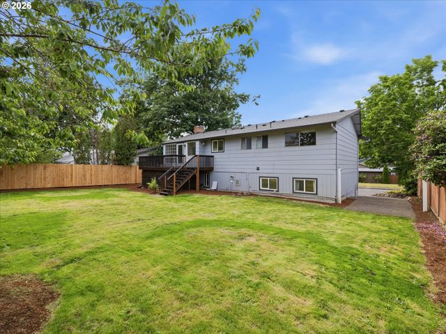 13416 EASTBORNE Dr, Oregon City, OR 97045