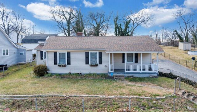 1902 Springfield AVE, Salem, VA 24153