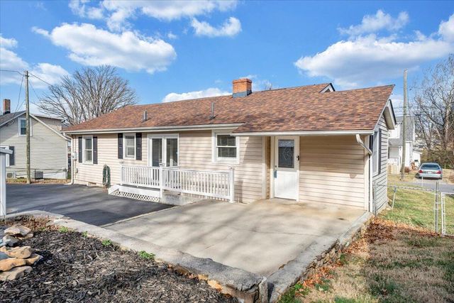 1902 Springfield AVE, Salem, VA 24153