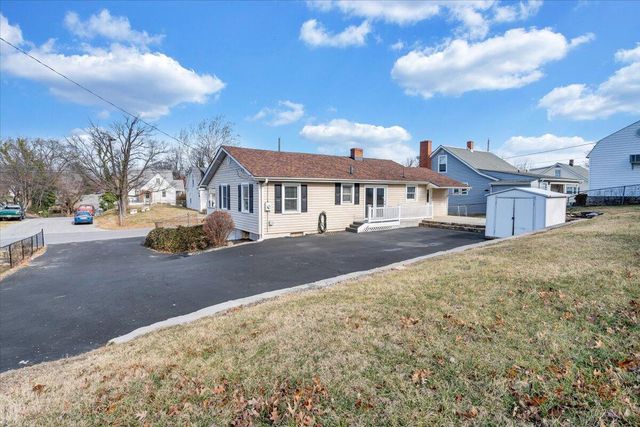 1902 Springfield AVE, Salem, VA 24153