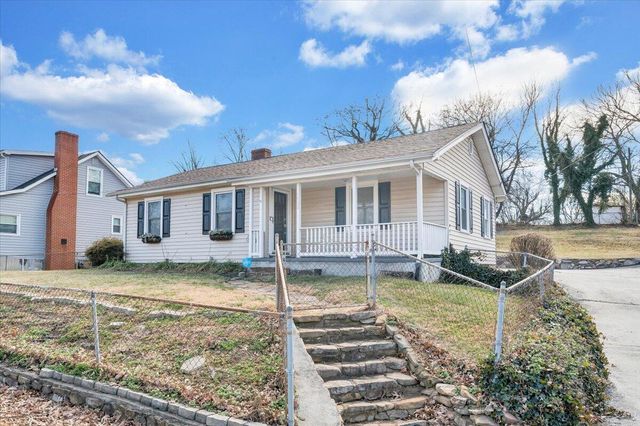 1902 Springfield AVE, Salem, VA 24153