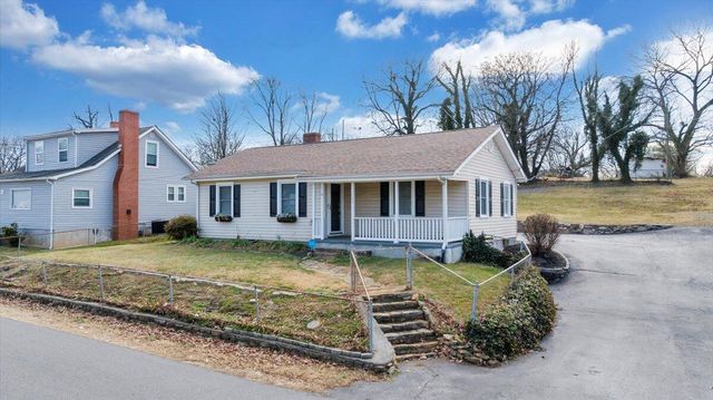 1902 Springfield AVE, Salem, VA 24153