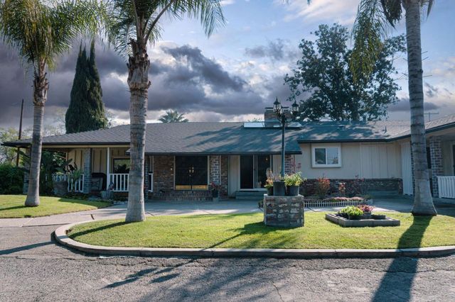 112 E Oleander, Fresno, CA 93706