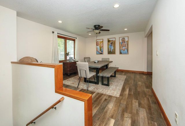 4760 Edgebrook Drive, Waterloo, IA 50701