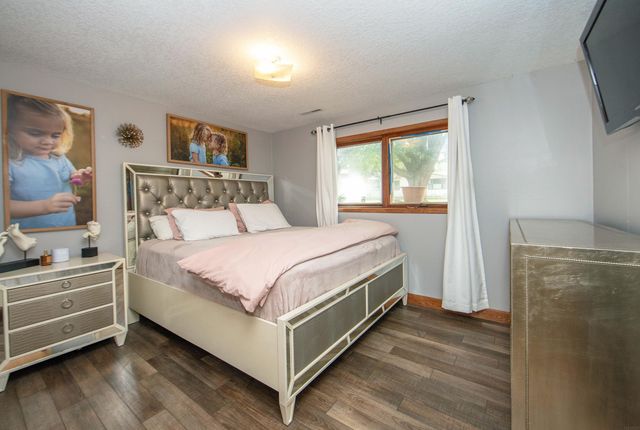 4760 Edgebrook Drive, Waterloo, IA 50701