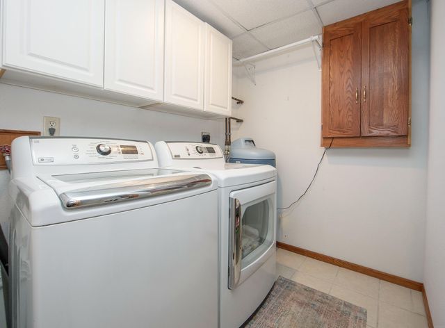 4760 Edgebrook Drive, Waterloo, IA 50701