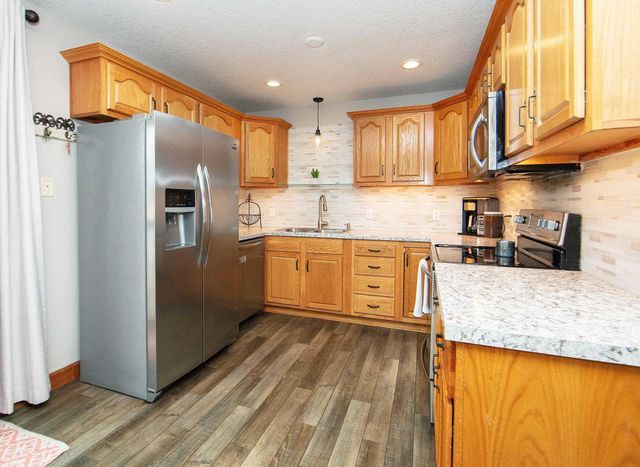 4760 Edgebrook Drive, Waterloo, IA 50701