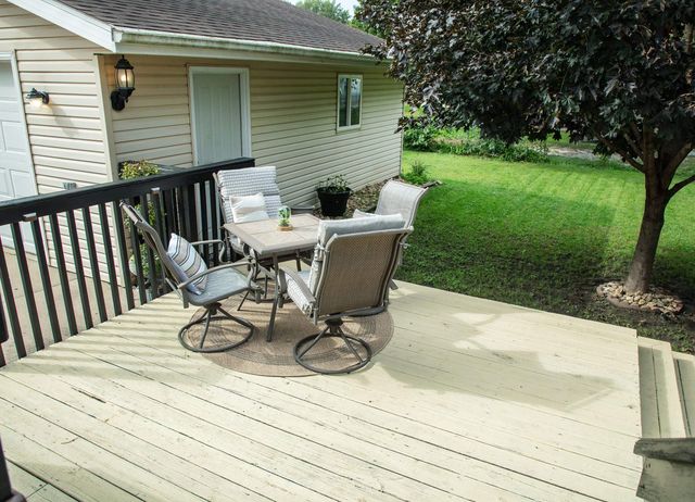 4760 Edgebrook Drive, Waterloo, IA 50701