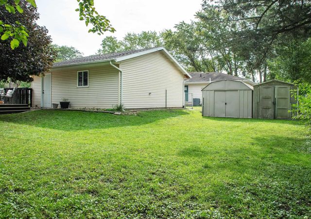 4760 Edgebrook Drive, Waterloo, IA 50701