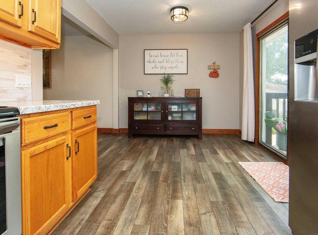 4760 Edgebrook Drive, Waterloo, IA 50701