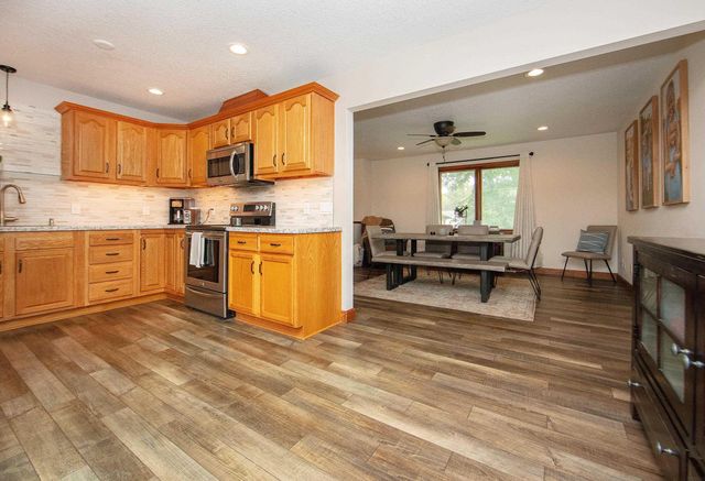 4760 Edgebrook Drive, Waterloo, IA 50701