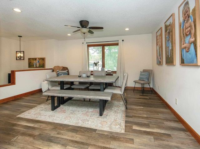 4760 Edgebrook Drive, Waterloo, IA 50701
