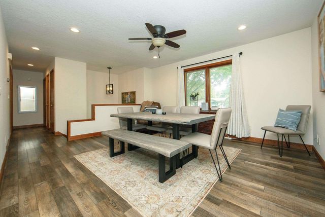 4760 Edgebrook Drive, Waterloo, IA 50701