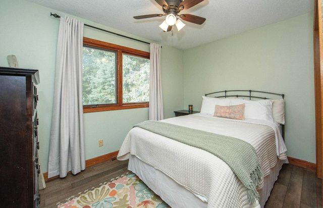 4760 Edgebrook Drive, Waterloo, IA 50701