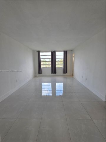 1351 NE 191st St E420, Miami, FL 33179