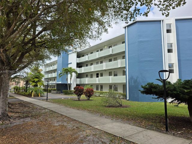 1351 NE 191st St E420, Miami, FL 33179