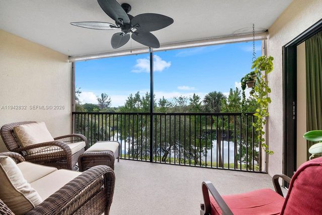 2200 S Cypress Bend Drive 406, Pompano Beach, FL 33069