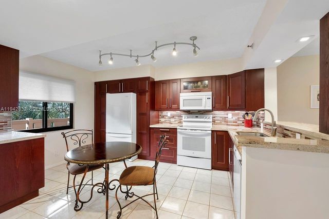2200 S Cypress Bend Drive 406, Pompano Beach, FL 33069