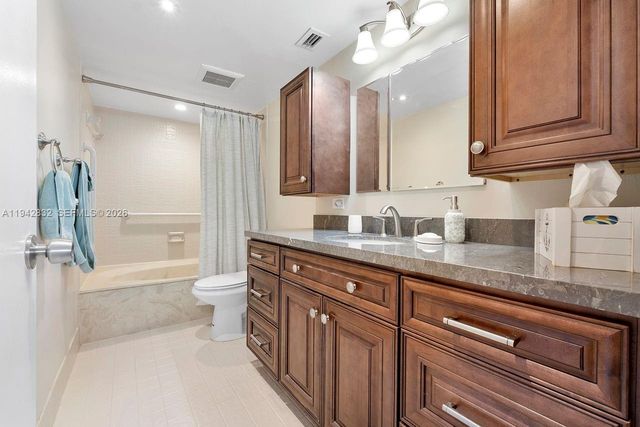 2200 S Cypress Bend Drive 406, Pompano Beach, FL 33069