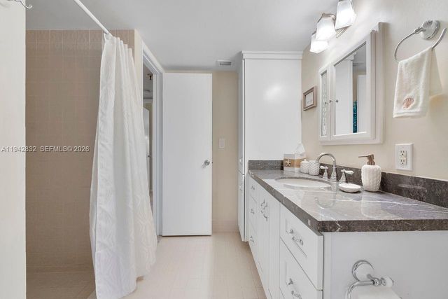 2200 S Cypress Bend Drive 406, Pompano Beach, FL 33069