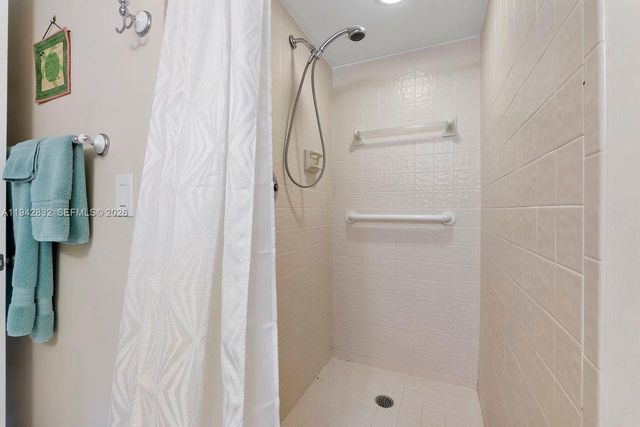 2200 S Cypress Bend Drive 406, Pompano Beach, FL 33069