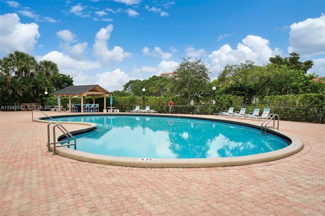 2200 S Cypress Bend Drive 406, Pompano Beach, FL 33069