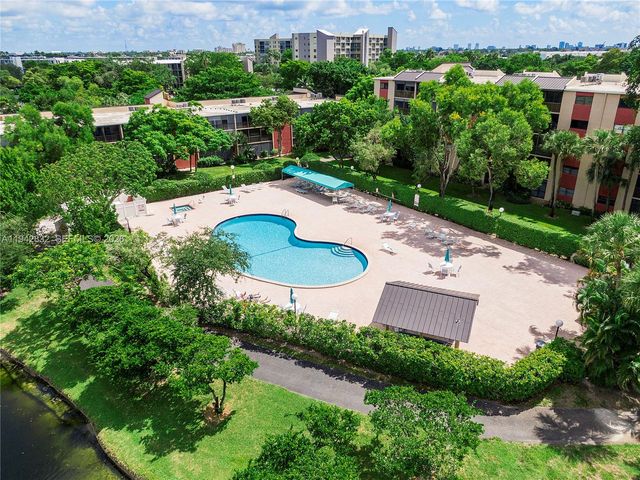 2200 S Cypress Bend Drive 406, Pompano Beach, FL 33069