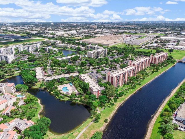 2200 S Cypress Bend Drive 406, Pompano Beach, FL 33069