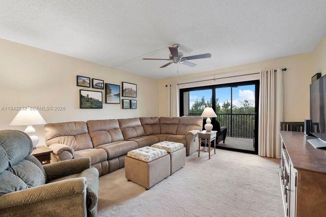 2200 S Cypress Bend Drive 406, Pompano Beach, FL 33069