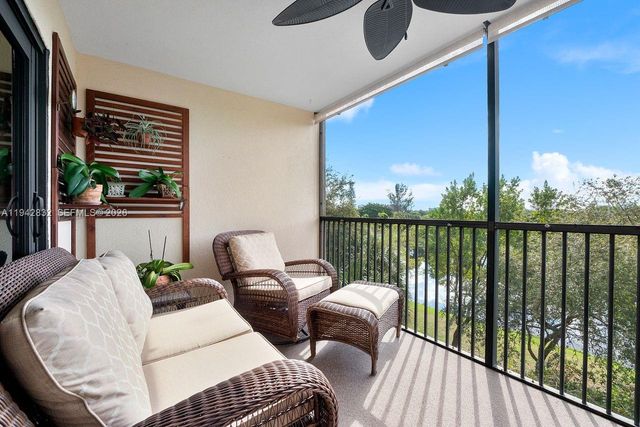 2200 S Cypress Bend Drive 406, Pompano Beach, FL 33069