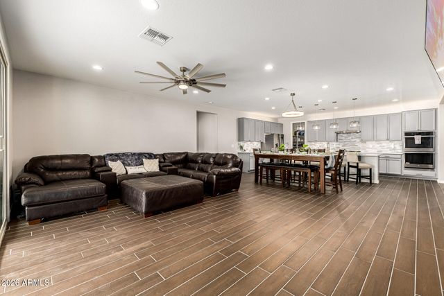 12515 W TUCKEY Lane, Glendale, AZ 85307