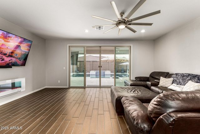 12515 W TUCKEY Lane, Glendale, AZ 85307