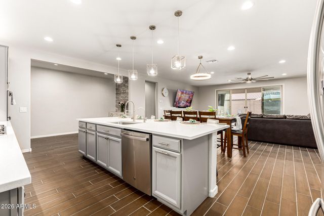 12515 W TUCKEY Lane, Glendale, AZ 85307