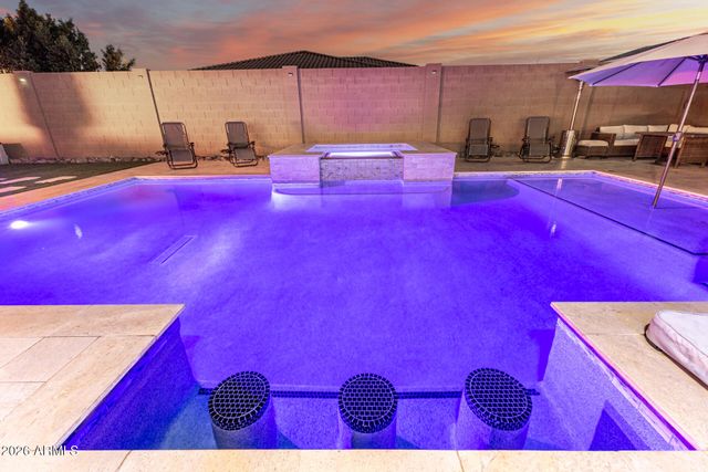 12515 W TUCKEY Lane, Glendale, AZ 85307