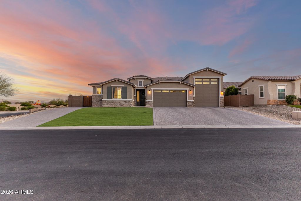 12515 W TUCKEY Lane, Glendale, AZ 85307