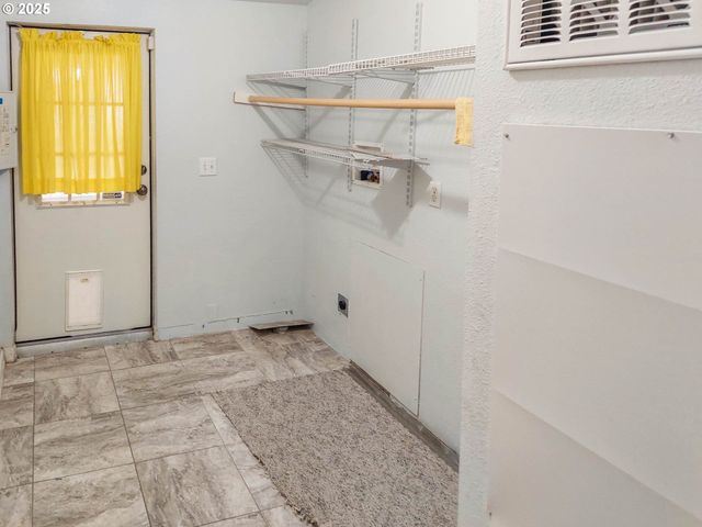 210 Nw TIMOTHY Ave, Winston, OR 97496