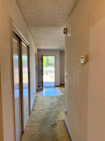 1264 Parkview St, Manteca, CA 95337